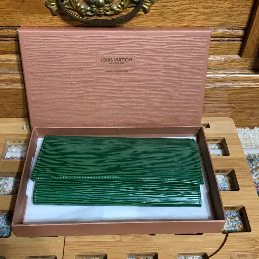 Louis vuitton wallet epi leather